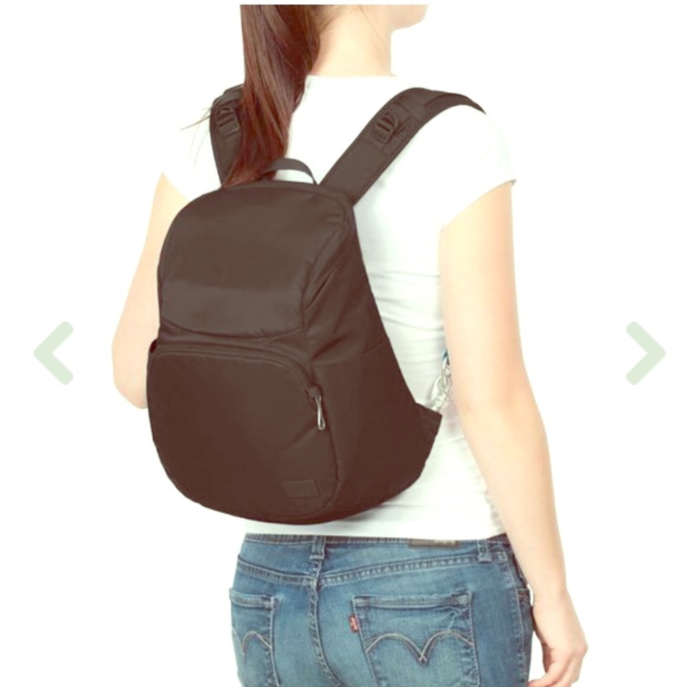 Pacsafe CitysafeCS300 anti-theft compact backpack